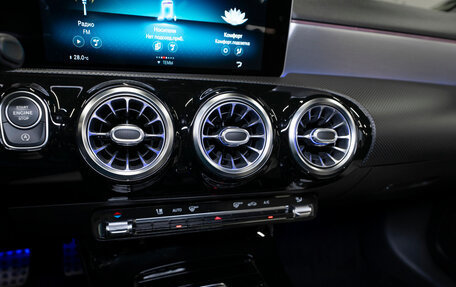 Mercedes-Benz A-Класс, 2019 год, 2 995 000 рублей, 17 фотография