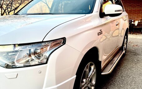 Mitsubishi Outlander III рестайлинг 3, 2013 год, 1 750 000 рублей, 4 фотография