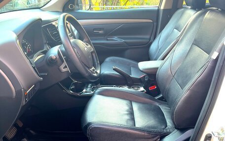 Mitsubishi Outlander III рестайлинг 3, 2013 год, 1 750 000 рублей, 11 фотография