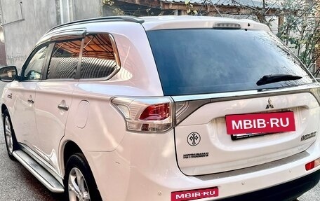 Mitsubishi Outlander III рестайлинг 3, 2013 год, 1 750 000 рублей, 8 фотография