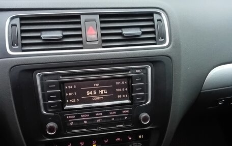 Volkswagen Jetta VI, 2013 год, 965 000 рублей, 8 фотография