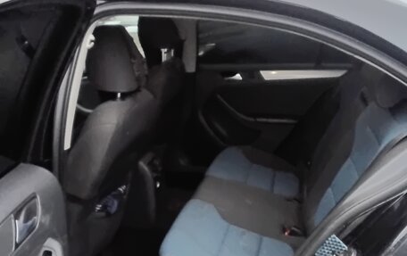 Volkswagen Jetta VI, 2013 год, 965 000 рублей, 11 фотография