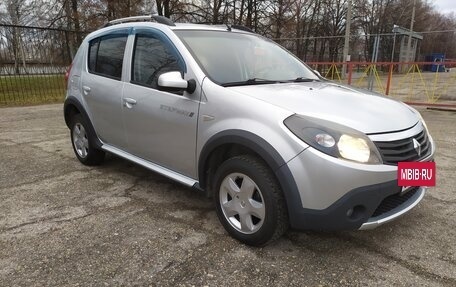 Renault Sandero I, 2013 год, 595 000 рублей, 2 фотография