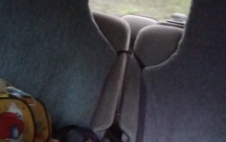 KIA Carnival III, 2005 год, 600 000 рублей, 10 фотография