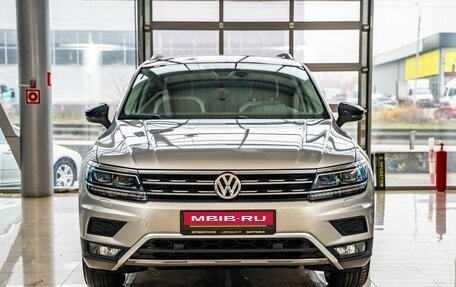 Volkswagen Tiguan II, 2020 год, 3 148 000 рублей, 2 фотография