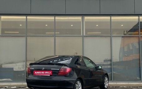 Mercedes-Benz C-Класс, 2004 год, 599 000 рублей, 4 фотография