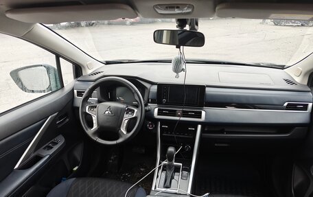 Mitsubishi Xpander, 2023 год, 2 700 000 рублей, 4 фотография