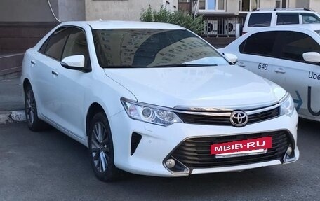 Toyota Camry, 2015 год, 2 350 000 рублей, 3 фотография