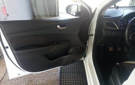 Hyundai Solaris II рестайлинг, 2017 год, 1 025 000 рублей, 2 фотография