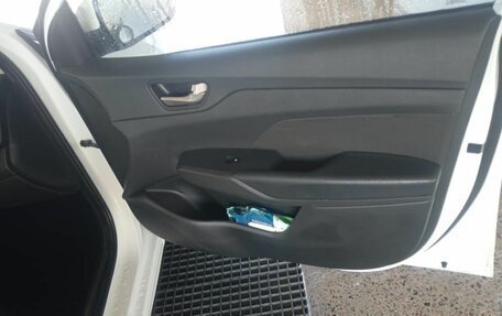 Hyundai Solaris II рестайлинг, 2017 год, 1 025 000 рублей, 5 фотография