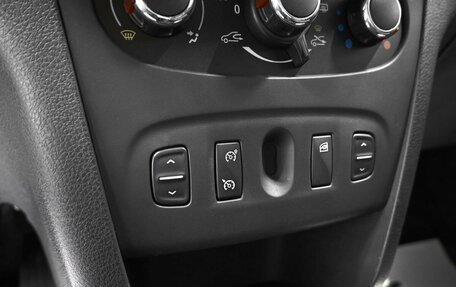 Renault Logan II, 2015 год, 745 000 рублей, 19 фотография