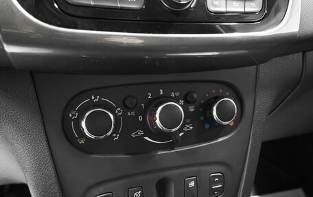 Renault Logan II, 2015 год, 745 000 рублей, 16 фотография