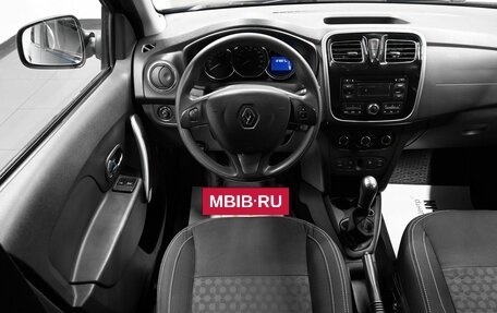 Renault Logan II, 2015 год, 745 000 рублей, 12 фотография