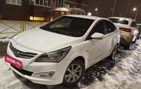 Hyundai Solaris II рестайлинг, 2015 год, 500 000 рублей, 4 фотография