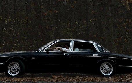Jaguar XJ III (X350), 1988 год, 2 900 000 рублей, 1 фотография