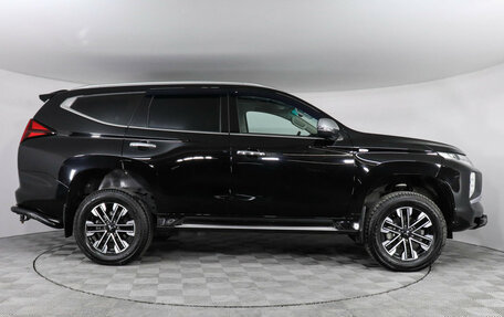 Mitsubishi Montero Sport, 2022 год, 4 997 000 рублей, 4 фотография