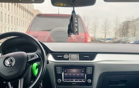 Skoda Rapid I, 2018 год, 1 300 000 рублей, 6 фотография