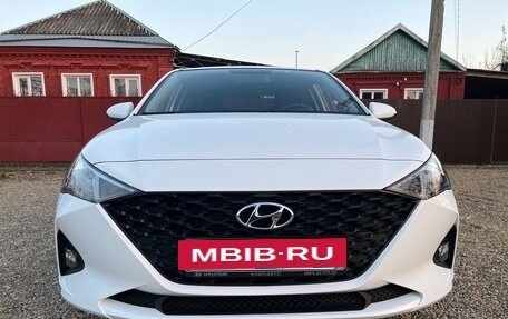 Hyundai Solaris II рестайлинг, 2021 год, 1 680 000 рублей, 8 фотография