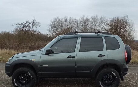 Chevrolet Niva I рестайлинг, 2017 год, 769 000 рублей, 5 фотография