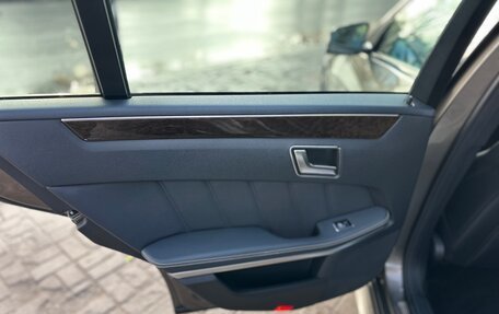 Mercedes-Benz E-Класс, 2012 год, 1 750 000 рублей, 10 фотография