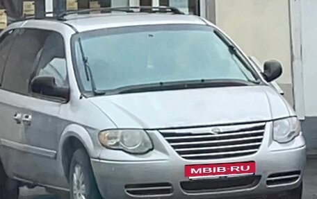 Chrysler Town & Country IV, 2007 год, 402 000 рублей, 2 фотография