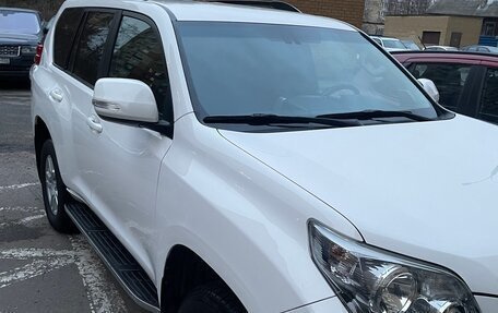 Toyota Land Cruiser Prado 150 рестайлинг 2, 2013 год, 3 150 000 рублей, 2 фотография