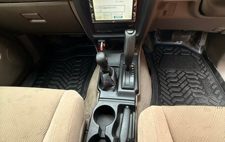 Toyota Hilux Surf III рестайлинг, 2001 год, 1 940 000 рублей, 18 фотография