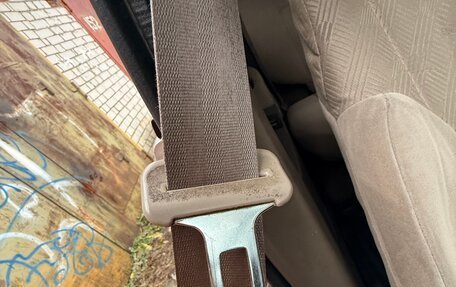 Toyota Hilux Surf III рестайлинг, 2001 год, 1 940 000 рублей, 25 фотография