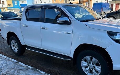 Toyota Hilux VIII, 2016 год, 1 900 000 рублей, 2 фотография