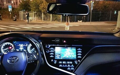 Toyota Camry, 2018 год, 3 000 000 рублей, 3 фотография