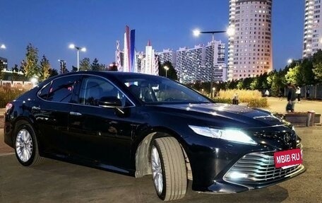 Toyota Camry, 2018 год, 3 000 000 рублей, 2 фотография