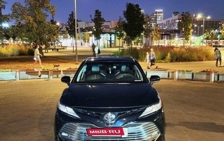 Toyota Camry, 2018 год, 3 000 000 рублей, 5 фотография