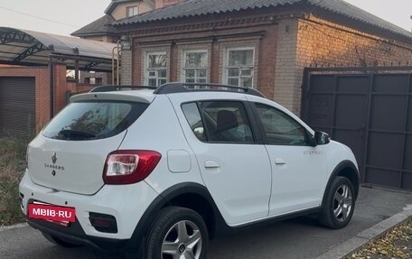 Renault Sandero II рестайлинг, 2019 год, 945 000 рублей, 2 фотография