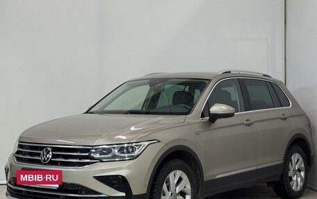 Volkswagen Tiguan II, 2021 год, 3 299 000 рублей, 2 фотография