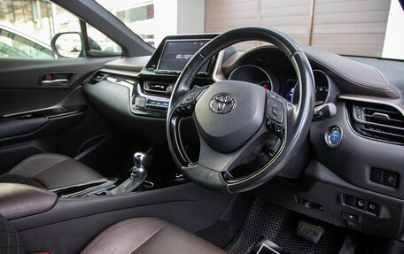 Toyota C-HR I рестайлинг, 2018 год, 1 755 000 рублей, 13 фотография