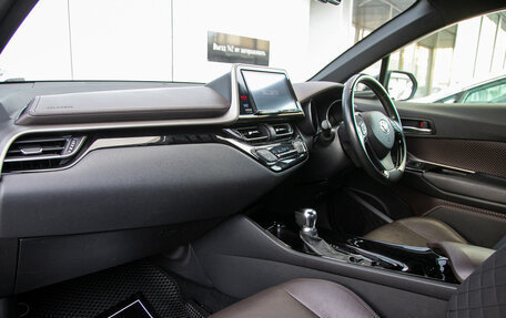 Toyota C-HR I рестайлинг, 2018 год, 1 755 000 рублей, 18 фотография