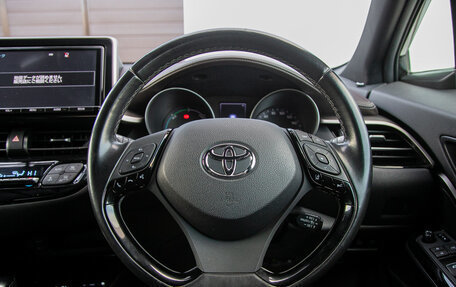 Toyota C-HR I рестайлинг, 2018 год, 1 755 000 рублей, 15 фотография