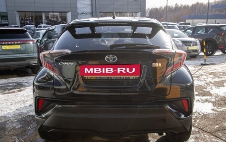 Toyota C-HR I рестайлинг, 2018 год, 1 755 000 рублей, 8 фотография