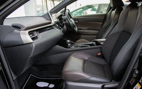 Toyota C-HR I рестайлинг, 2018 год, 1 755 000 рублей, 19 фотография