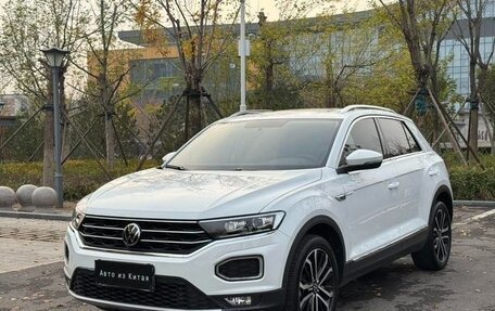 Volkswagen T-Roc I, 2022 год, 1 520 300 рублей, 1 фотография