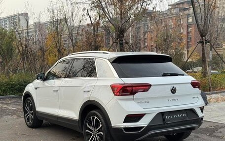 Volkswagen T-Roc I, 2022 год, 1 520 300 рублей, 6 фотография