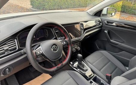 Volkswagen T-Roc I, 2022 год, 1 520 300 рублей, 9 фотография