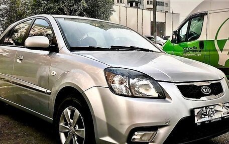 KIA Rio II, 2011 год, 600 000 рублей, 2 фотография