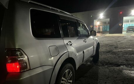 Mitsubishi Pajero IV, 2011 год, 1 800 000 рублей, 3 фотография
