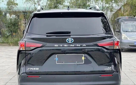 Toyota Sienna, 2021 год, 3 250 000 рублей, 4 фотография