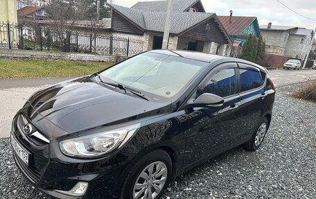 Hyundai Solaris II рестайлинг, 2011 год, 570 000 рублей, 4 фотография