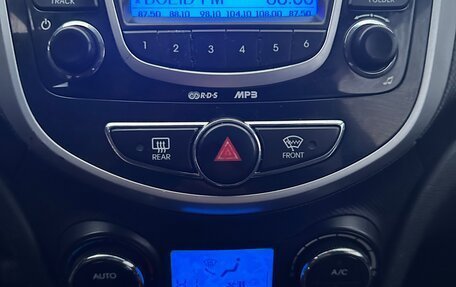 Hyundai Solaris II рестайлинг, 2011 год, 570 000 рублей, 12 фотография