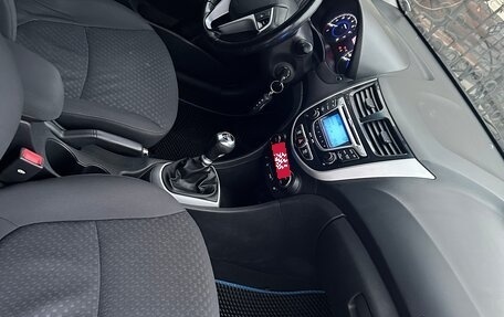 Hyundai Solaris II рестайлинг, 2011 год, 570 000 рублей, 9 фотография