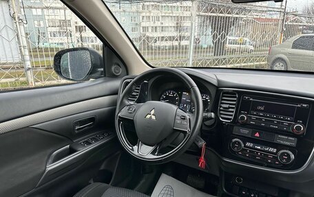 Mitsubishi Outlander III рестайлинг 3, 2018 год, 1 749 000 рублей, 9 фотография
