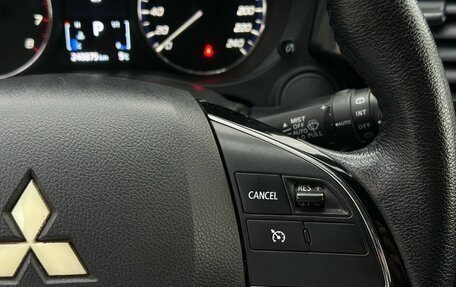 Mitsubishi Outlander III рестайлинг 3, 2018 год, 1 749 000 рублей, 15 фотография